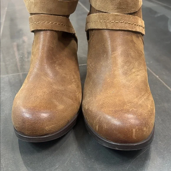 UGG Tan Heeled Boots for Women - Picture 11 of 17